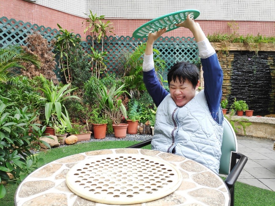 The use of “stretching nest” to enhance fine motor skills