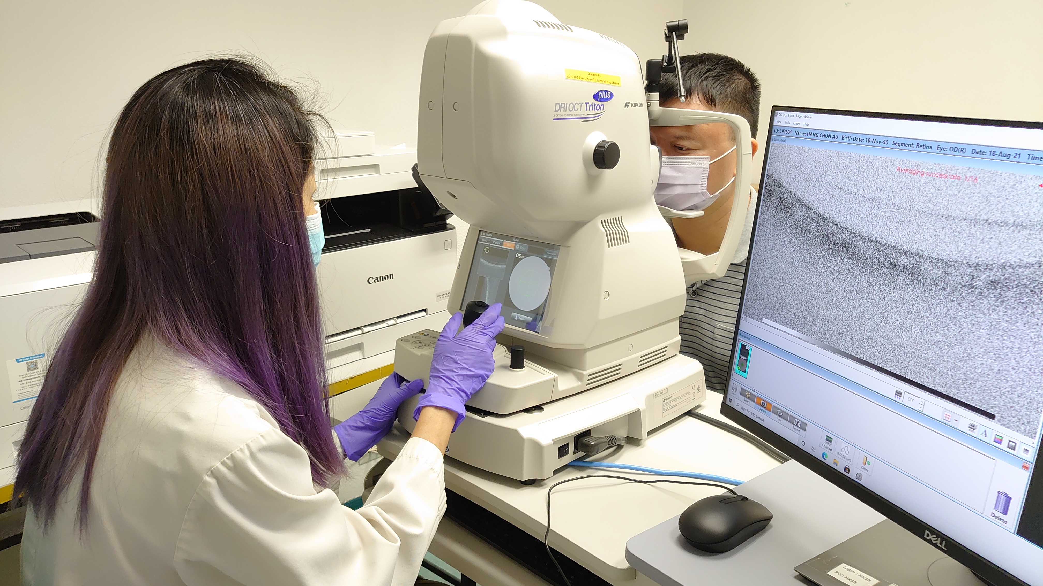 Conducting Optical Coherence Tomography by the Optometrist