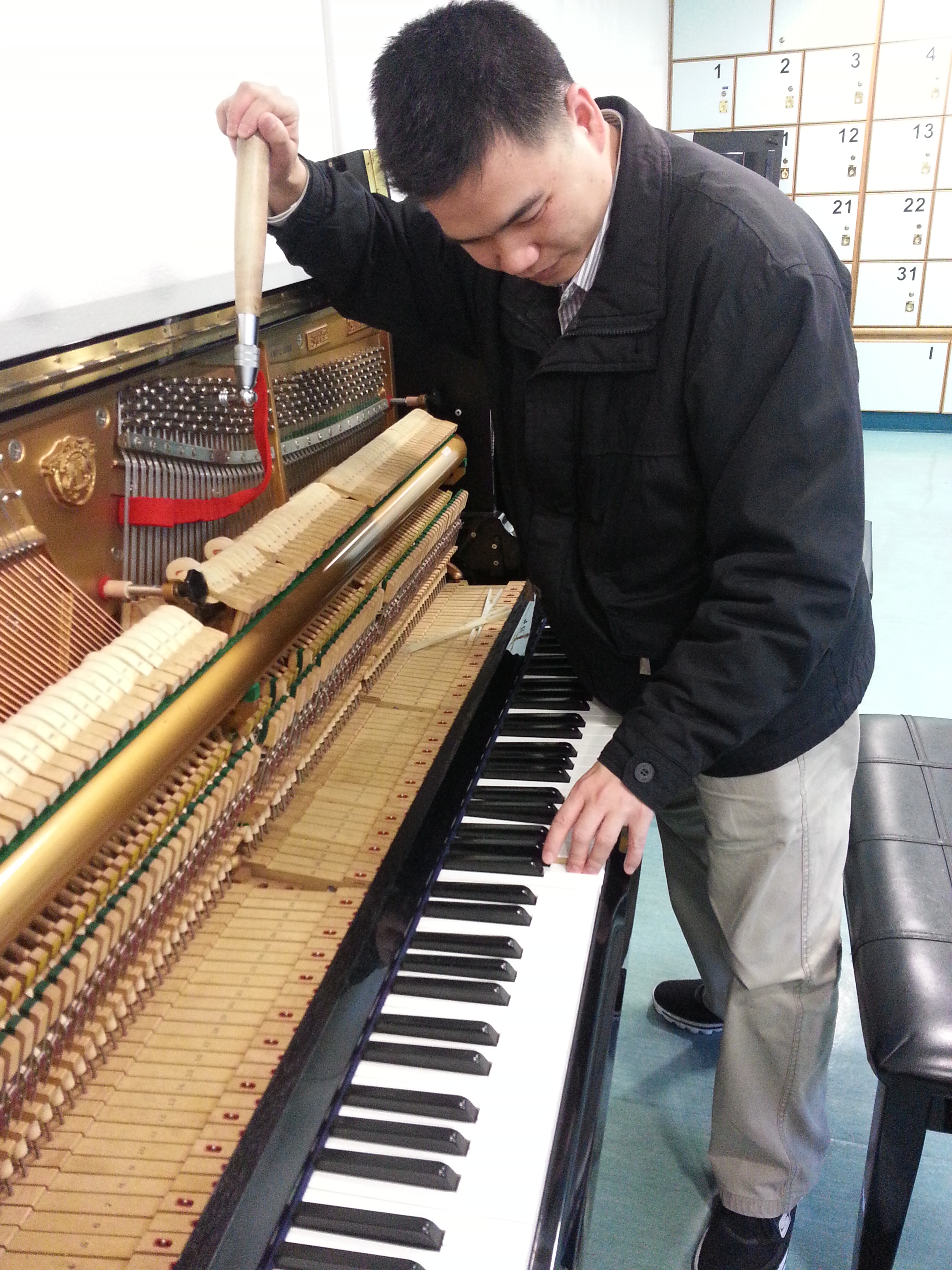 Training on piano tuning